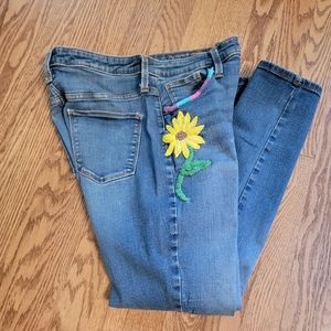 Universal Thread Jeans